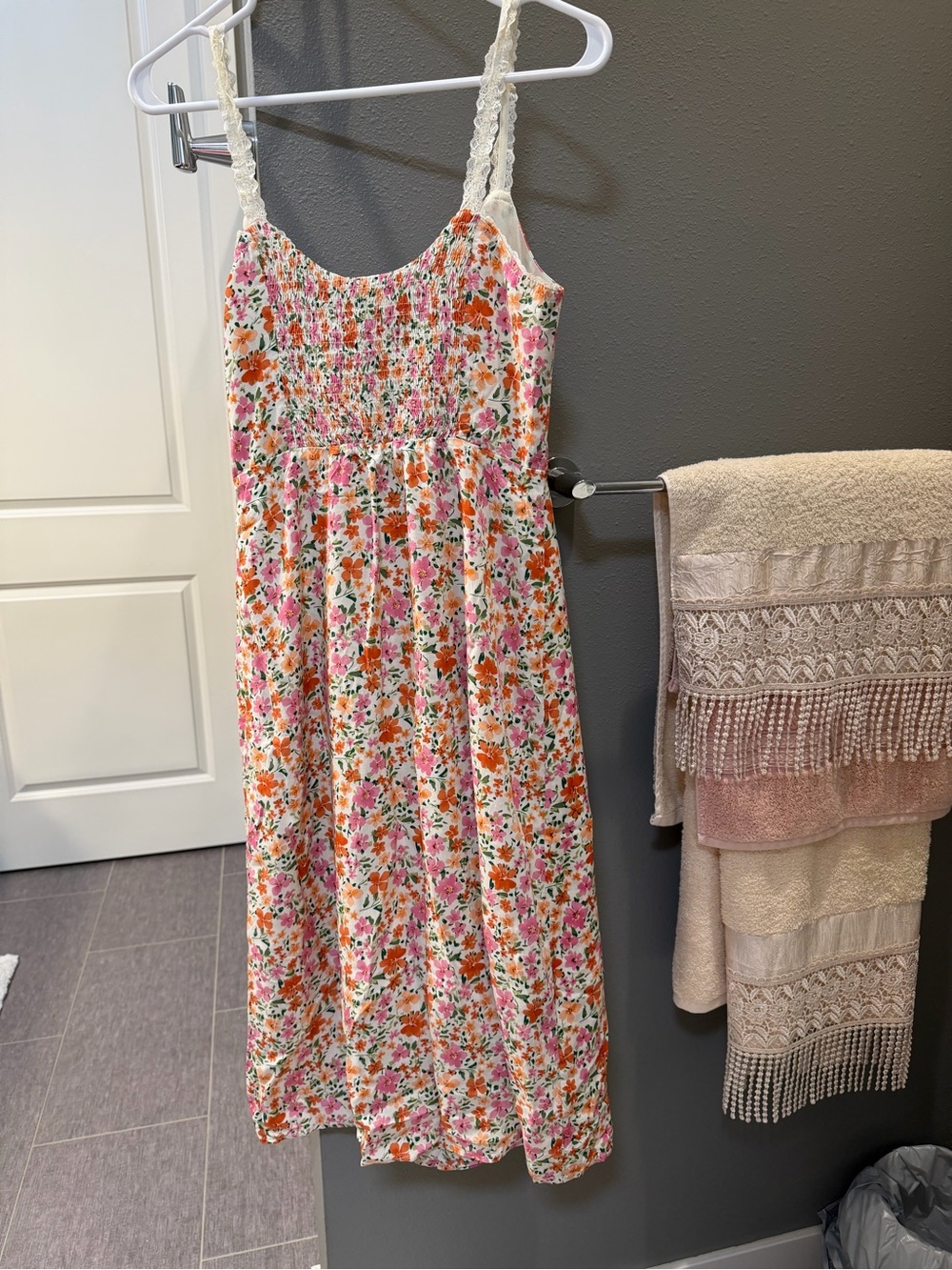 Commense Floral Slip Dress in Pink, Orange & Cream- NWT - Picture 3 of 4